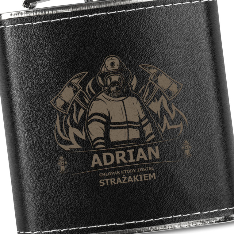 Grawerowana piersiówka w skórze DLA STRAŻAKA