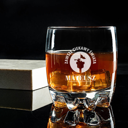 Szklanka do whisku dla AMATORA PODRÓŻY z twoim grawerem