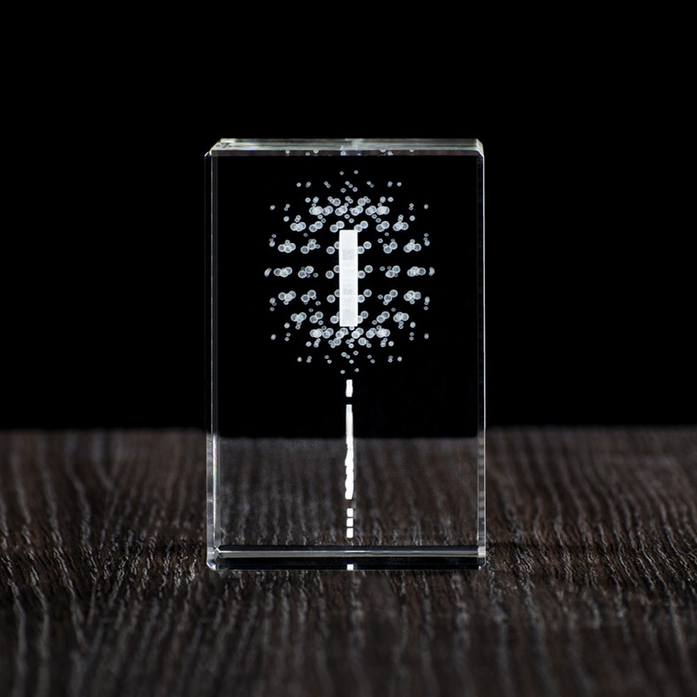 Prezent na 18-stkę - statuetka szklana z Twoją dedykacją