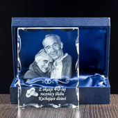 Kryształowa statuetka 2D z grawerem zdjęcia pary – zestaw z podstawką LED i etui