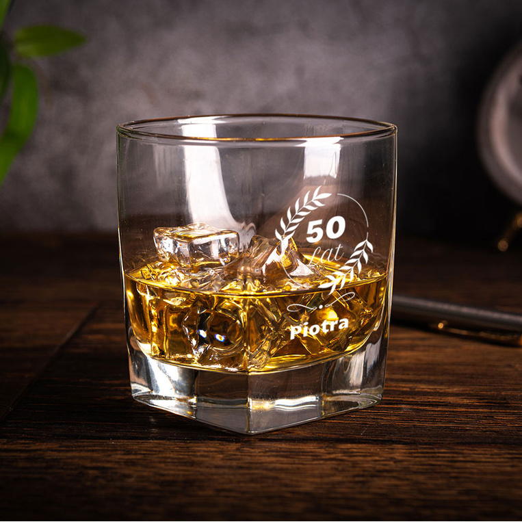 Zestaw do whisky karafka i szklanki na 50 URODZINY