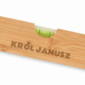 Poziomica z otwieraczem z grawerem KRÓL + IMIĘ dla znajomego