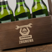 Grawerowane nosidło drewniane na piwo ZESTAW NARZĘDZIOWY + IMIĘ