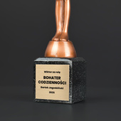 Statuetka WIKTOR – za rolę Bohatera Codzienności z grawerem