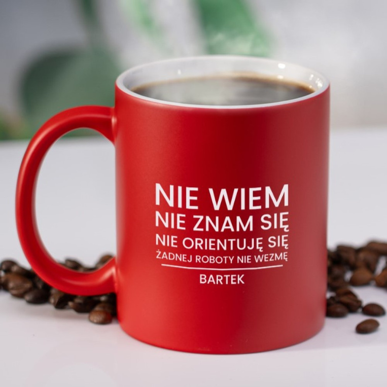 Kubek ceramiczny z humorystycznym grawerem – personalizowany