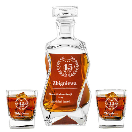 Zestaw do whisky karafka łamana i 2 szklanki  szklankami z grawerem na URODZINY