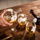 Zestaw karafka Globus i 2 szklanki PREZENT DLA KONESERA WHISKY