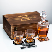 Zestaw do whisky Twist z monogramem – karafka, szklanki i kamienie NA ROCZNICĘ