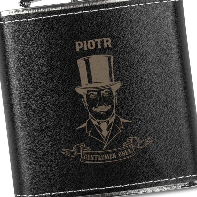 Piersiówka w skórze z grawerem GENTLEMEN ONLY + IMIE