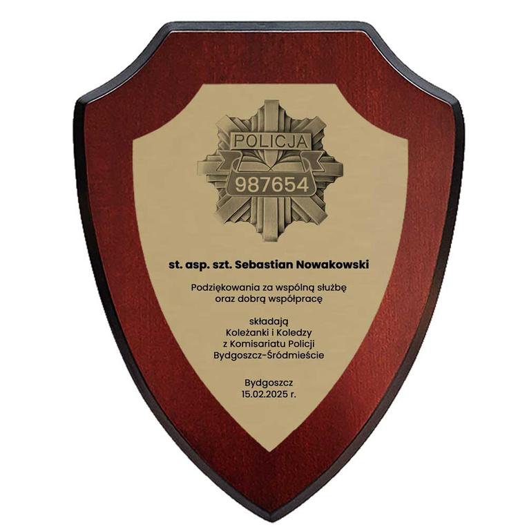 Dyplom policyjny z odznaką i dedykacją – prezent NA EMERYTURĘ AWANS
