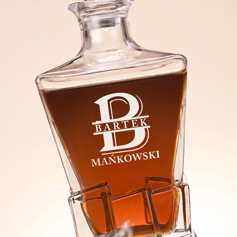 Okazała KARAFKA Z MONOGRAMEM i NAZWISKIEM – prezent dla niego