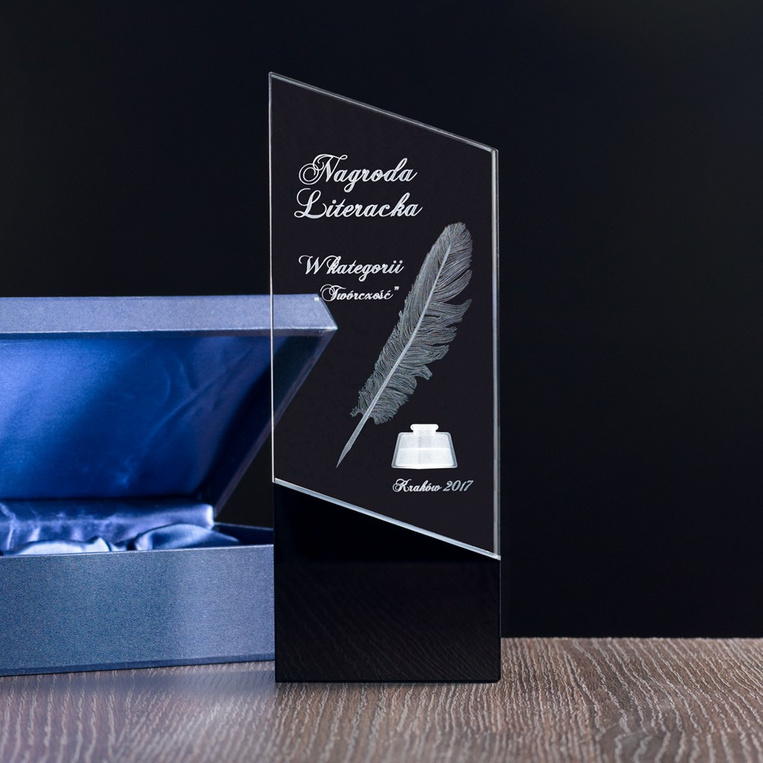 Statuetka 3D z grawerowanym kałamarzem i piórem - nagroda literacka