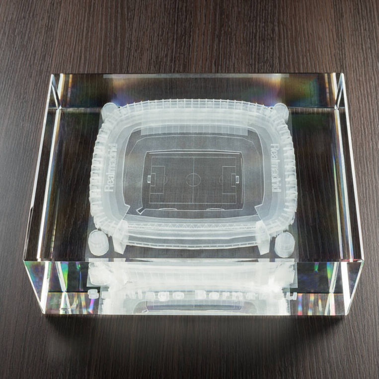 Stadion Santiago Bernabéu - Real Madryt wygrawerowany w MEGA statuetce