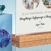 Statuetka z plexi  – Prezent na 30 urodziny ze zdjęciami i dedykacją