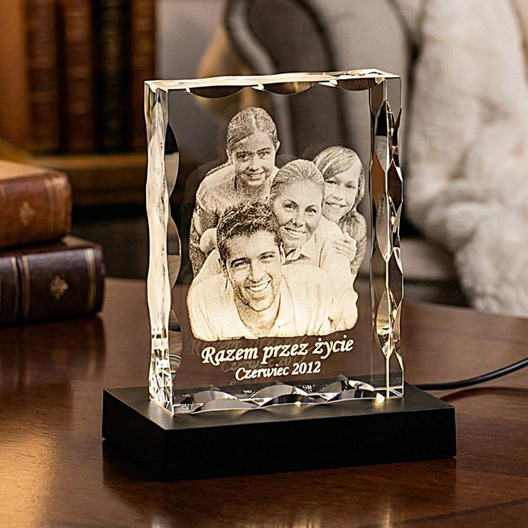 Fotolampka – statuetka 130x100x30 mm z grawerunkiem zdjęcia rodzinnego 2D