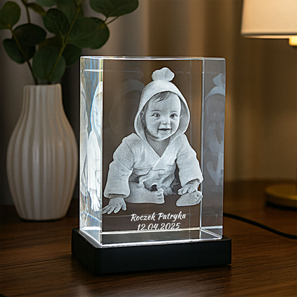 Fotokryształ 3D z grawerunkiem dziecka – duża statuetka z podstawką LED