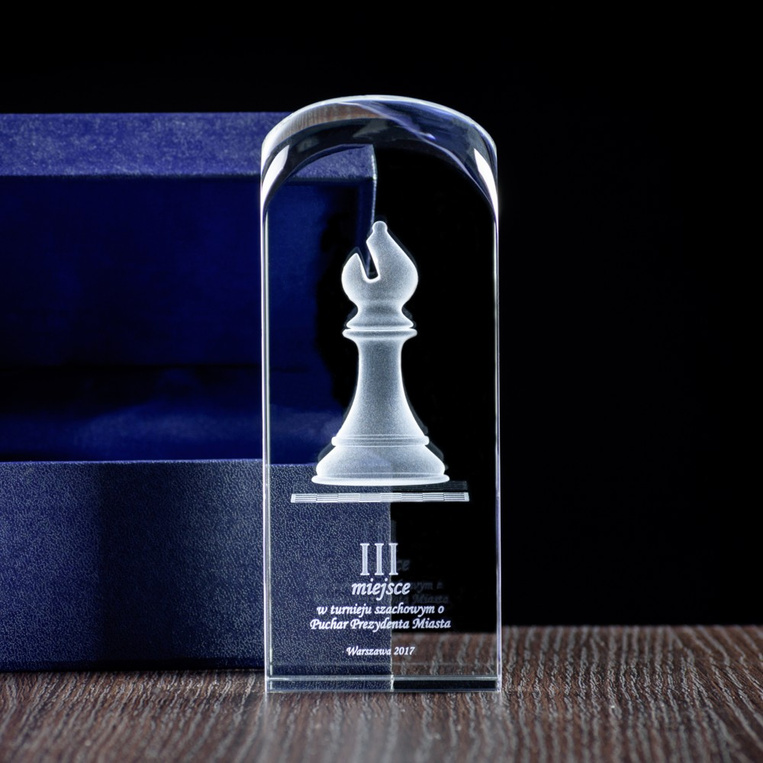 Nagroda w konkursie szachowym - GONIEC grawer w szklanej statuetce