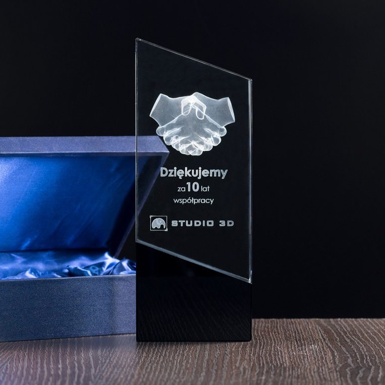 Statuetka 3D z grawerowanym uściskiem dłoni - Podziękowania firmowe