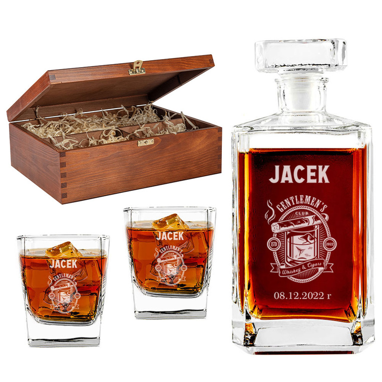Zestaw do whisky DLA GENTLEMENA w drewnianej skrzynce GRAWER