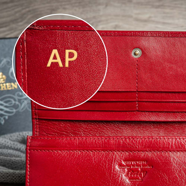 Wiśniowy Portfel Wittchen z Złotymi Inicjałami - Ekskluzywny Prezent