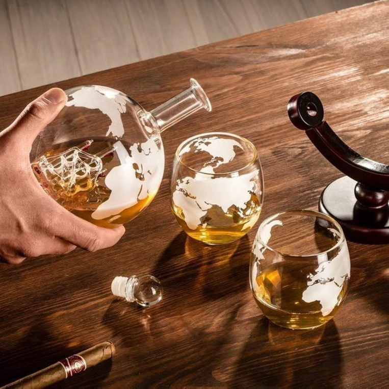 Zestaw karafka Globus i 2 szklanki – prezent dla podróżnika