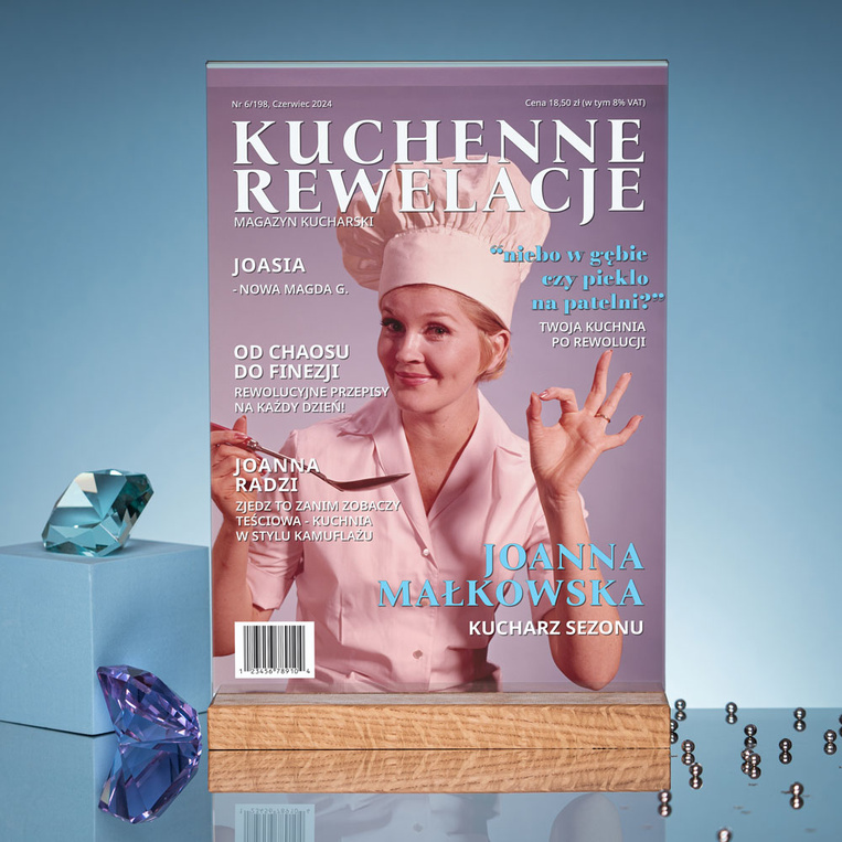 Statuetka ze szkła akrylowego – Okładka „Kuchenne Rewelacje” z humorem