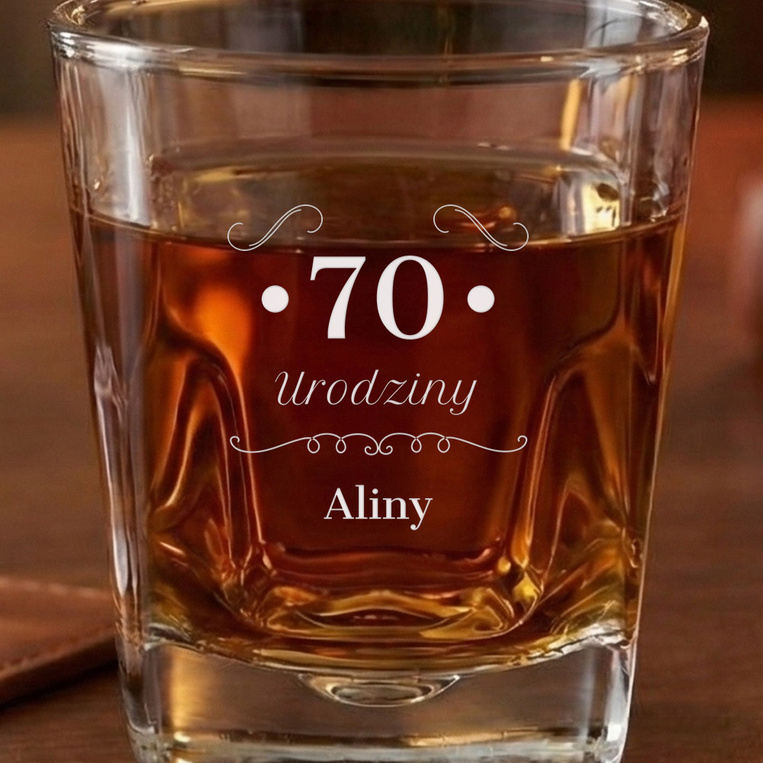 Szklanka do whisky na 70. urodziny – elegancki prezent z grawerem