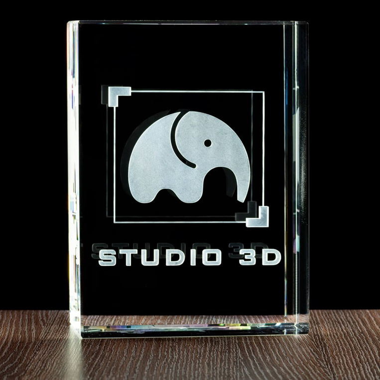 Fotolampka 3D z grawerem logo – elegancka statuetka do aranżacji recepcji firmowej