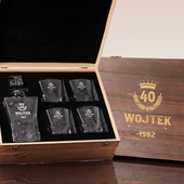 Zestaw do whisky na 40 URODZINY z grawerem – karafka, 4 szklanki i SKRZYNKA