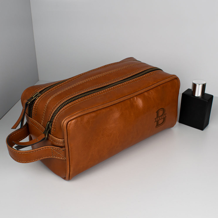 Personalizowana kosmetyczka NA PREZENT dla mężczyzny z TWÓJ GRAWER