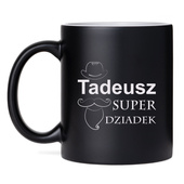 Czarny kubek z grawerem „Super Dziadek” – prezent dla dziadka