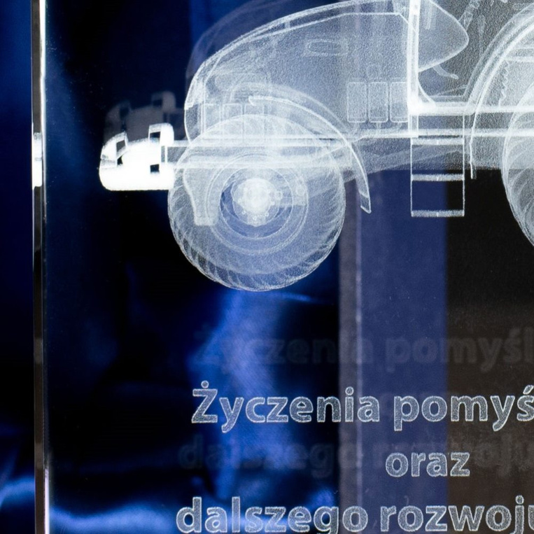 Statuetka Firmowa na Jubileusz - Ciągnik Rolniczy 3D Grawer w szkle