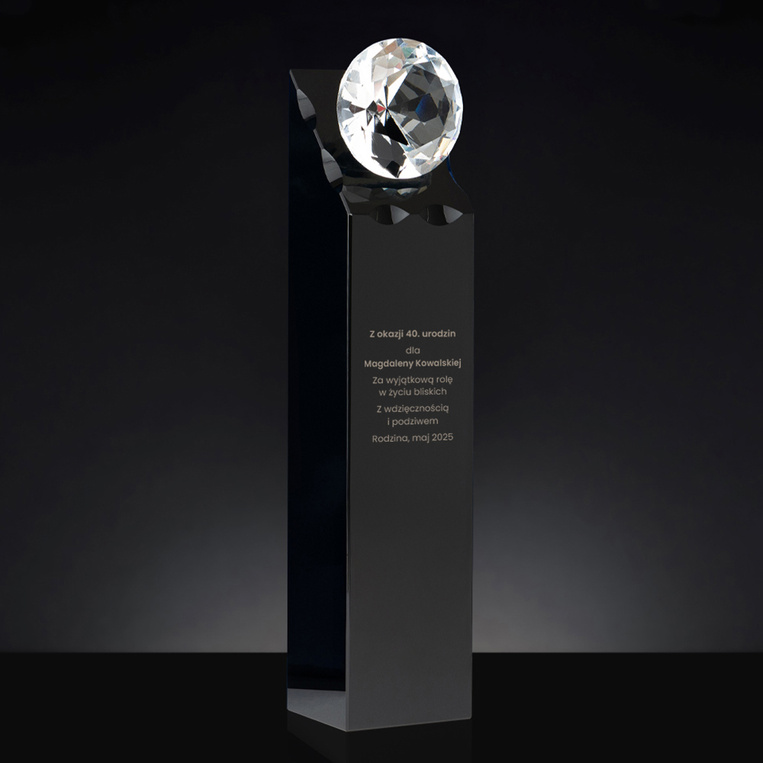 Statuetka NA URODZINY 18, 40, 50 z diamentem. Twoja personalizacja