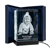 Fotokryształ 3D z grawerunkiem dziecka – duża statuetka z podstawką LED