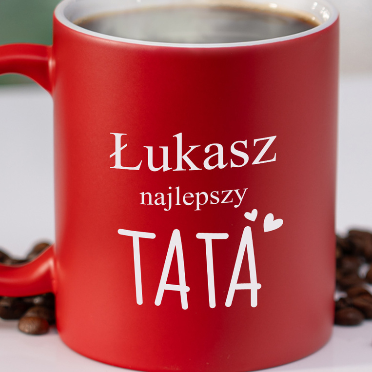 Czerwony kubek ceramiczny z grawerem DLA TATY – personalizowany