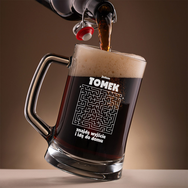 Kufel z grawerem ZNAJDĘ WYJŚCIE I IDĘ DO DOMU prezent z imieniem