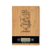 Waga kuchenna DREWNIANA z grawerem JA TU GOTUJĘ z imieniem na prezent