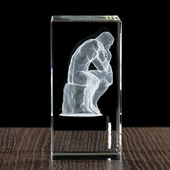 Myśliciel - rzeźba Auguste'a Rodina wygrawerowana w statuetce 3D