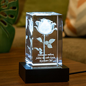 Statuetka szklana LED z grawerunkiem róży 3D i dedykacją – prezent na walentynki lub rocznicę