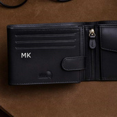 Skórzany Portfel czarny ETNA PUCCINI tłoczone INICJAŁY prezent z klasą