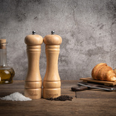 Młynek do soli i pieprzu z grawerem "Solenie" i "Pieprzenie"