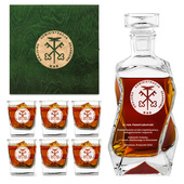 Grawerowana karafka i szklanki z logotypem KAS – elegancki prezent