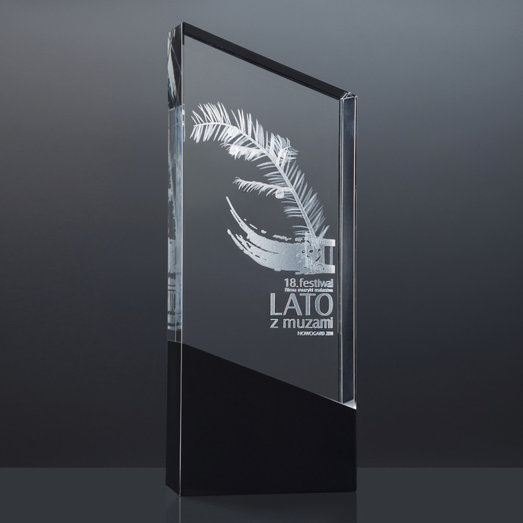 Statuetka 3D z Twoim Projektem - Grawerowanie Laserowe w Krysztale