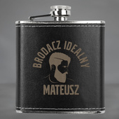 Piersiówka z grawerem BRODACZ IDEALNY + IMIĘ