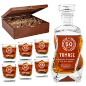 Karafka łamana w komplecie z 6 szklankami i drewnianą skrzynką na 50 URODZINY