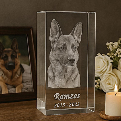 Kryształowa statuetka z grawerem 3D pupila – elegancka pamiątka po psie lub kocie