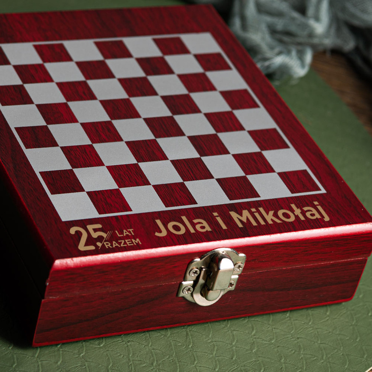 Zestaw do wina z szachami z grawerem 25 LAT RAZEM + IMIONA