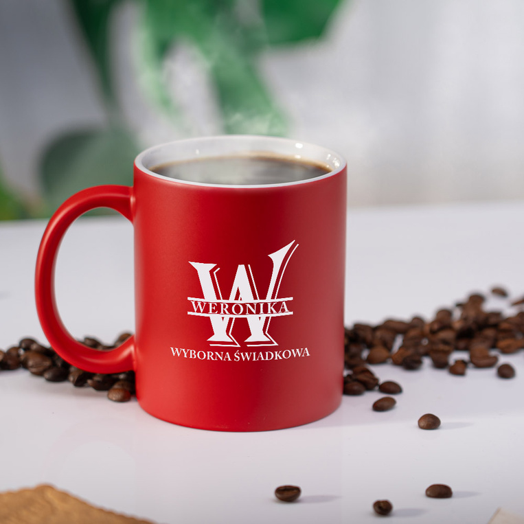 Czerwony kubek z grawerem dla świadkowej – imię i „Wyborna Świadkowa”