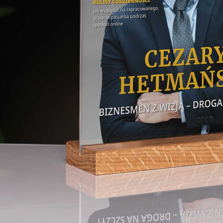 Statuetka z akrylu 21x30 mm – Okładka magazynu Forbs | Prezent dla Biznesmena
