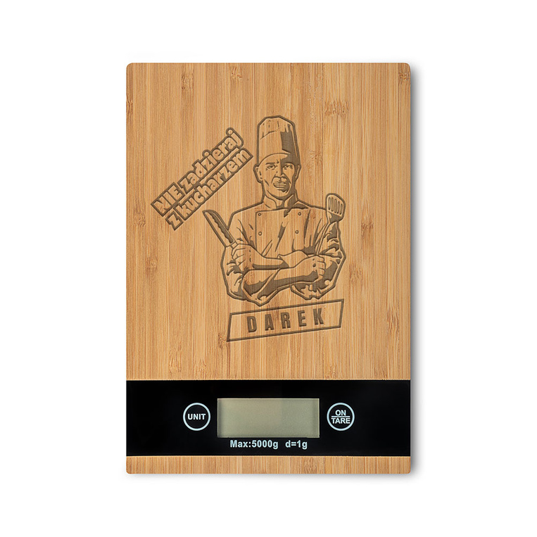 Waga kuchenna z grawerem NIE ZADZIERAJ Z KUCHARZEM + IMIĘ na prezent